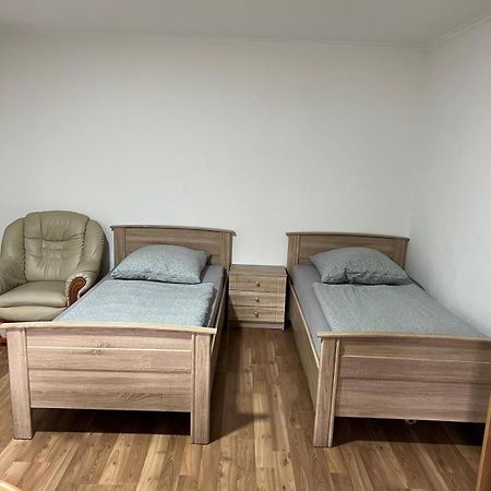 Messe Und Monteurzimmer Sehnde Εξωτερικό φωτογραφία