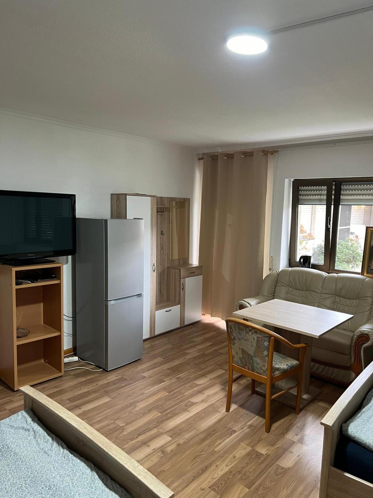 Messe Und Monteurzimmer Sehnde Εξωτερικό φωτογραφία