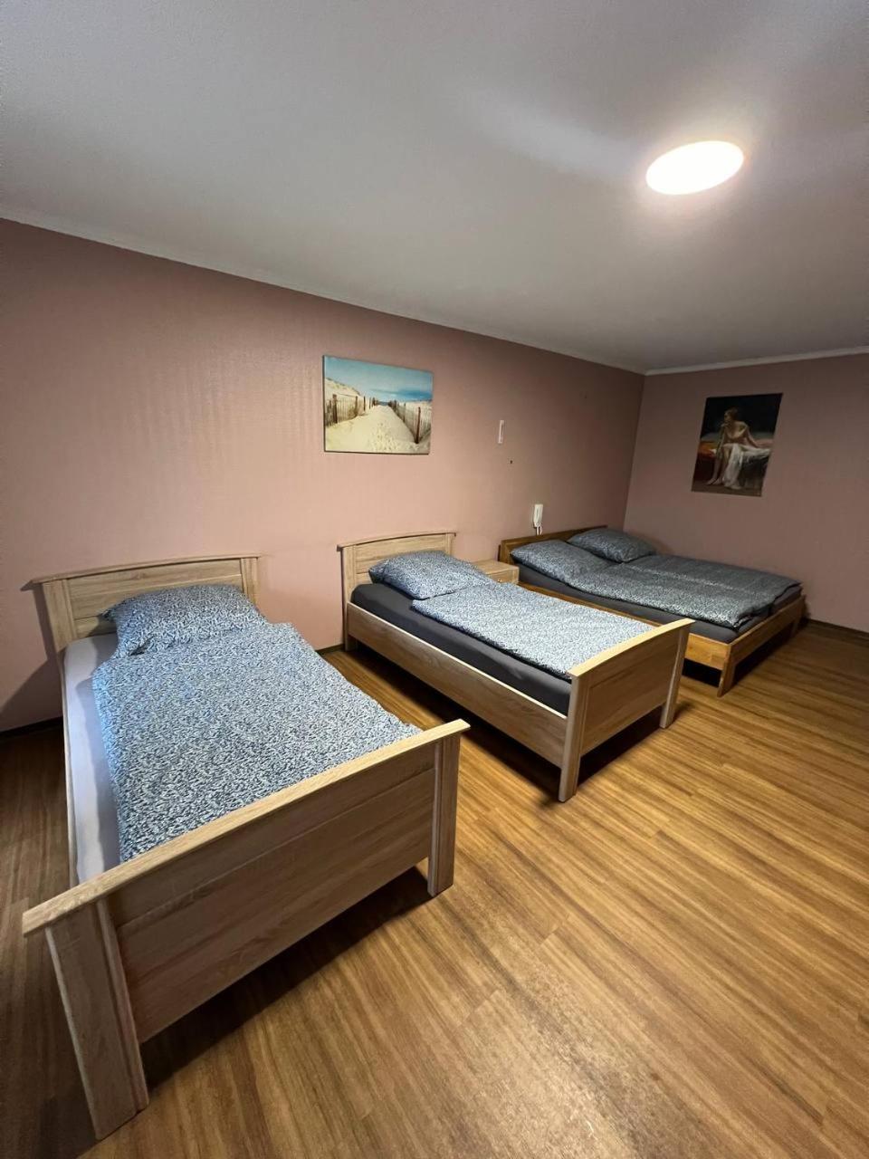 Messe Und Monteurzimmer Sehnde Εξωτερικό φωτογραφία